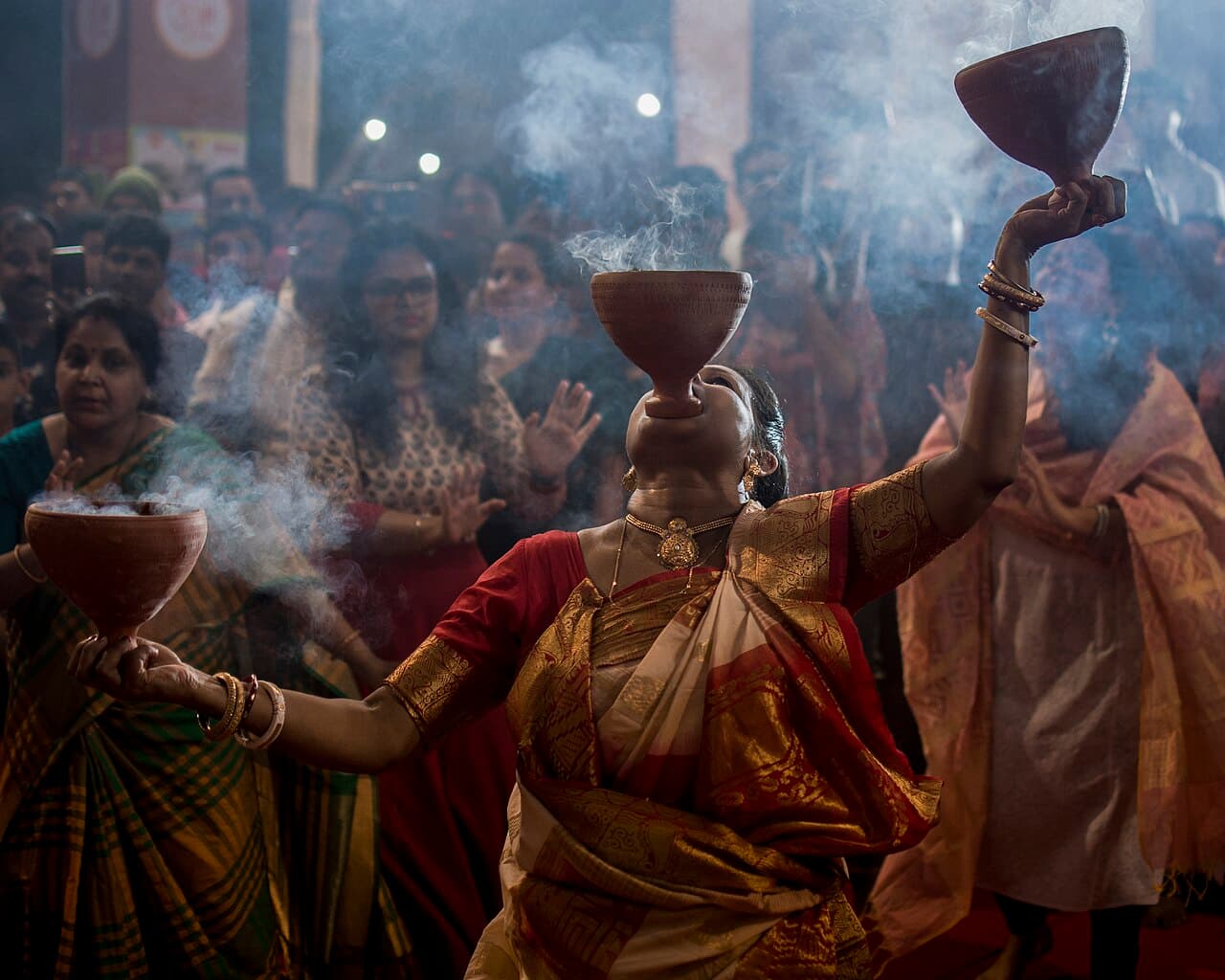 Dhunuchi Dance