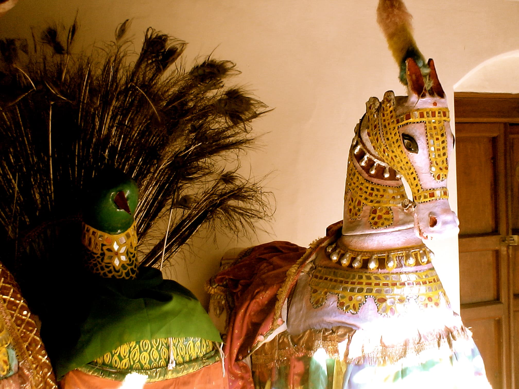Poikkal Kuthirai